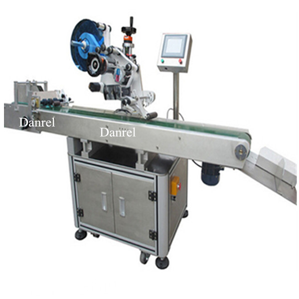 Automatic double sided flat surface labeling machine plane objects labeller equipment for bags cards